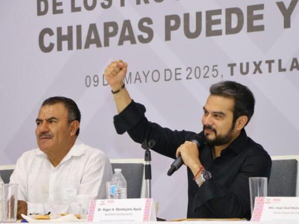 Se comprometen alcaldes a sumar más alfabetizadores para levantar, municipio por municipio, la bandera blanca contra el analfabetismo en Chiapas