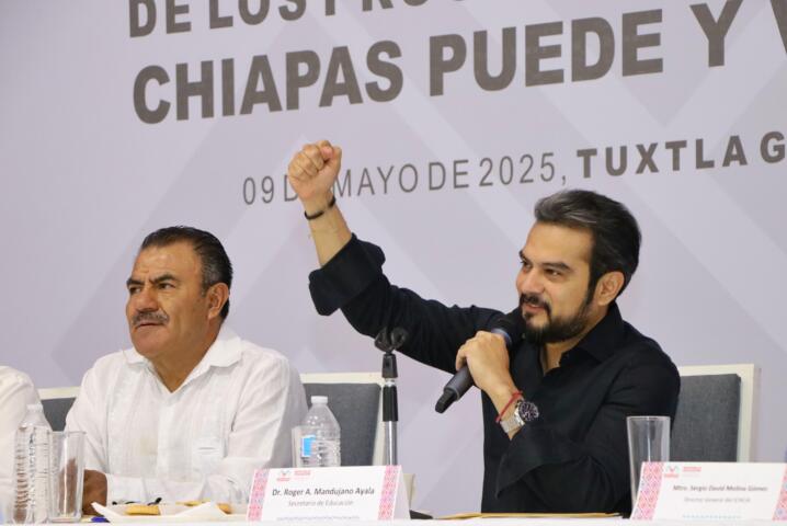 Se comprometen alcaldes a sumar más alfabetizadores para levantar, municipio por municipio, la bandera blanca contra el analfabetismo en Chiapas