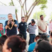 Más de 650 mujeres reciben aves de traspatio en la colonia Patria Nueva