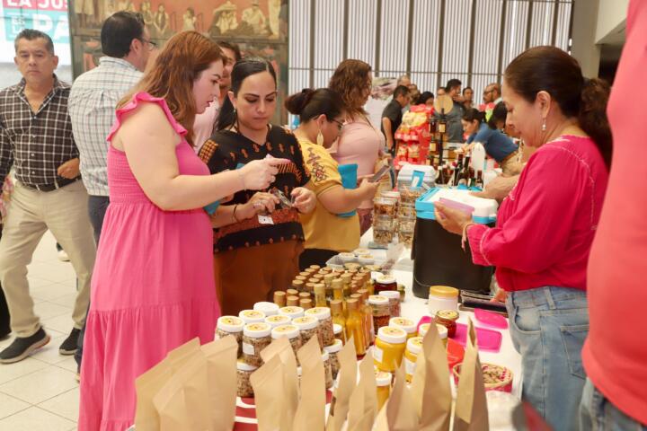 Impulsa Voluntariado del Poder Judicial la economía y consumo local con Expo Venta