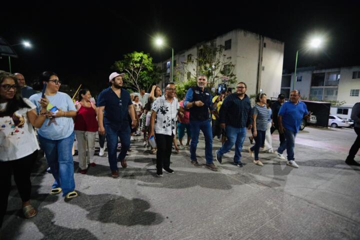 Resolvimos problema añejo de alumbrado público en fraccionamiento Los Poetas 5: Angel Torres