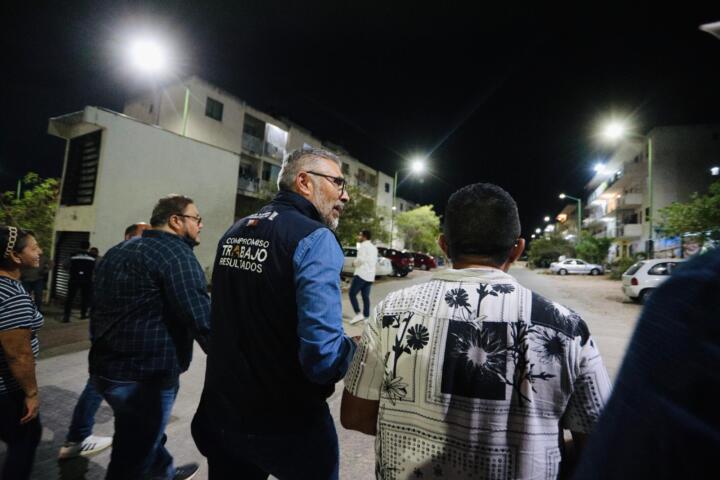 Resolvimos problema añejo de alumbrado público en fraccionamiento Los Poetas 5: Angel Torres