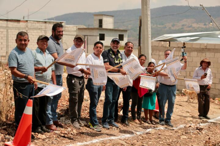Vecinas y vecinos de Satélite Loma Larga tendrán una calle nueva: Angel Torres