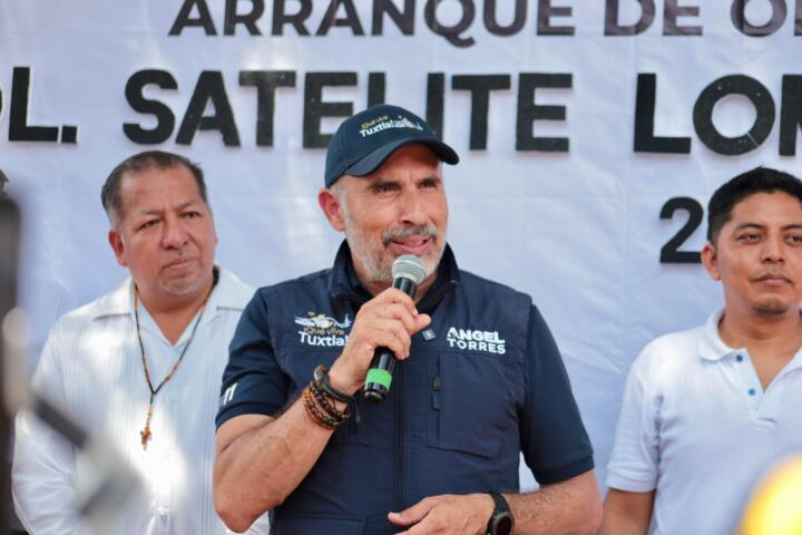 Vecinas y vecinos de Satélite Loma Larga tendrán una calle nueva: Angel Torres