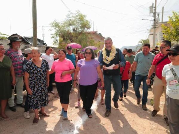 Iniciamos una calle más en beneficio de familias de Altos del Sur: Angel Torres