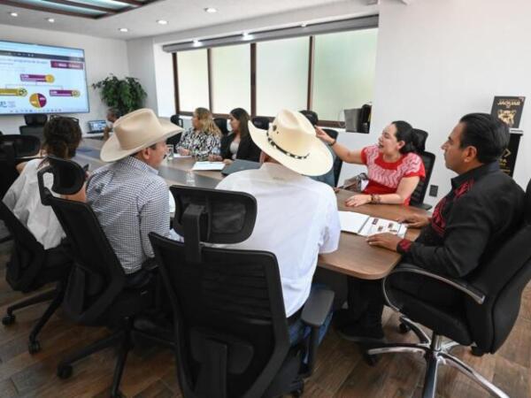 Eduardo Ramírez y María Luisa Albores fortalecen coordinación para garantizar un precio justo al maíz