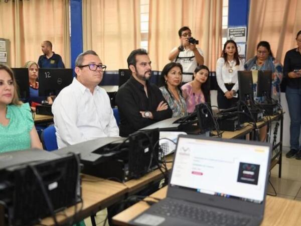 Desarrollan egresados de la UNACH una aplicación para facilitar los ejercicios del Programa de Alfabetización “Chiapas Puede”