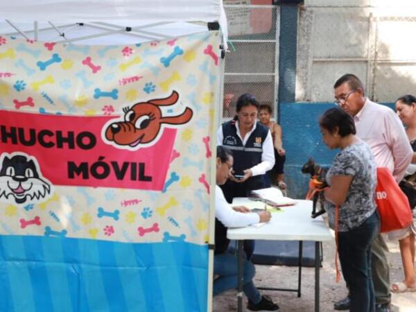 Beneficia Chucho Móvil a mascotas de Paseo del Bosque y colonias aledañas
