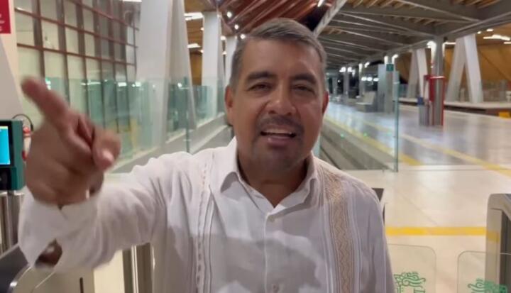 Javier Jiménez celebra sorteo de la Lotería Nacional en honor a la Reina Roja en Palenque