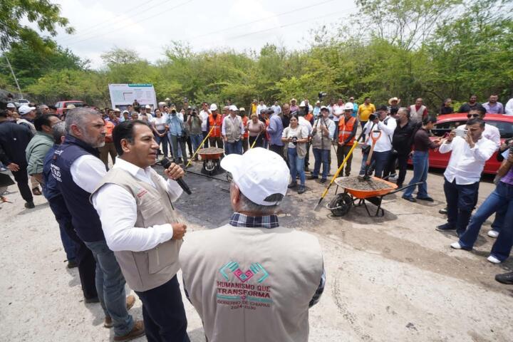 Eduardo Ramírez impulsa rehabilitación de más de 145 kilómetros de caminos en la zona Metropolitana