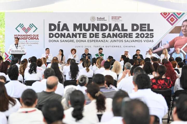Eduardo Ramírez reconoce a donantes altruistas y promotores de la donación de sangre