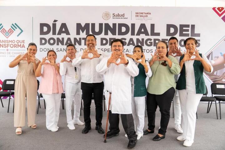 Eduardo Ramírez reconoce a donantes altruistas y promotores de la donación de sangre
