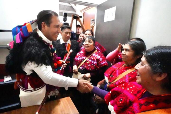 Eduardo Ramírez entrega equipo tecnológico y lleva Internet a planteles del Cobach de la Zona Altos