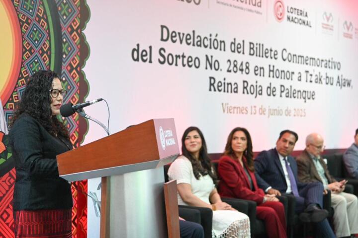 Honran Gobierno de Chiapas y Lotería Nacional a Reina Roja de Palenque con Sorteo Superior