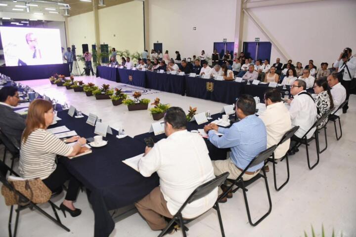 Impulsan autoridades educativas e instituciones de educación superior acciones que favorezcan el acceso de los jóvenes a la formación profesional