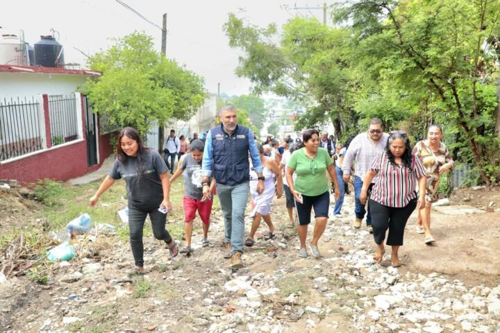Iniciamos una calle más en la colonia Las Granjas, como parte del programa Calles Felices: Angel Torres