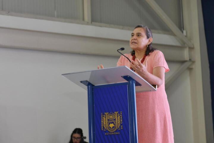 Diserta Leticia Bonifaz Alfonzo la Conferencia Magistral “El impacto de la migración en mujeres, niñas y adolescentes”