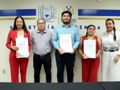 Distinguen a egresado y egresadas de la UNACH con el Premio Ceneval al Desempeño de Excelencia EGEL
