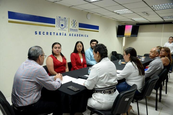 Distinguen a egresado y egresadas de la UNACH con el Premio Ceneval al Desempeño de Excelencia EGEL