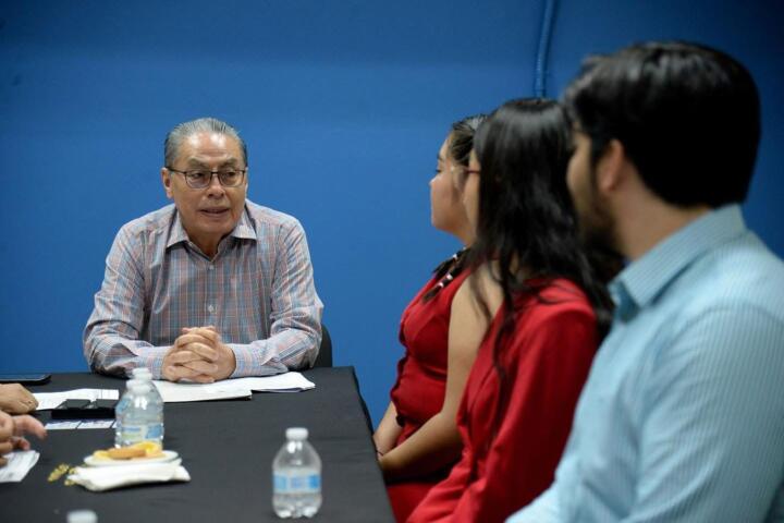 Distinguen a egresado y egresadas de la UNACH con el Premio Ceneval al Desempeño de Excelencia EGEL