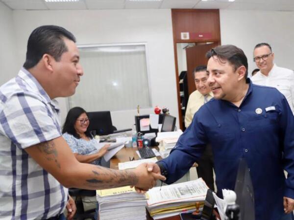 Juan Carlos Moreno Guillén recorre instalaciones del distrito judicial de Comitán