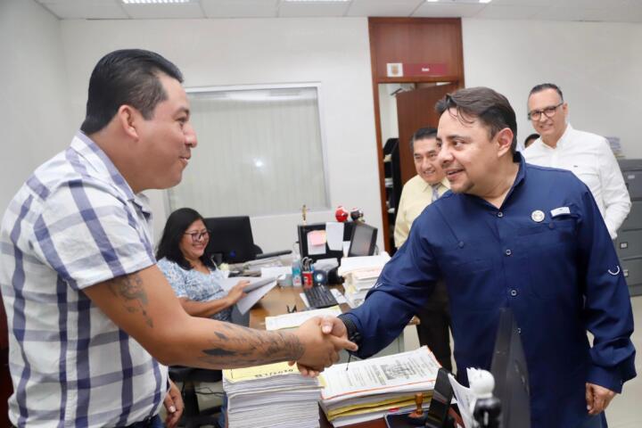 Juan Carlos Moreno Guillén recorre instalaciones del distrito judicial de Comitán