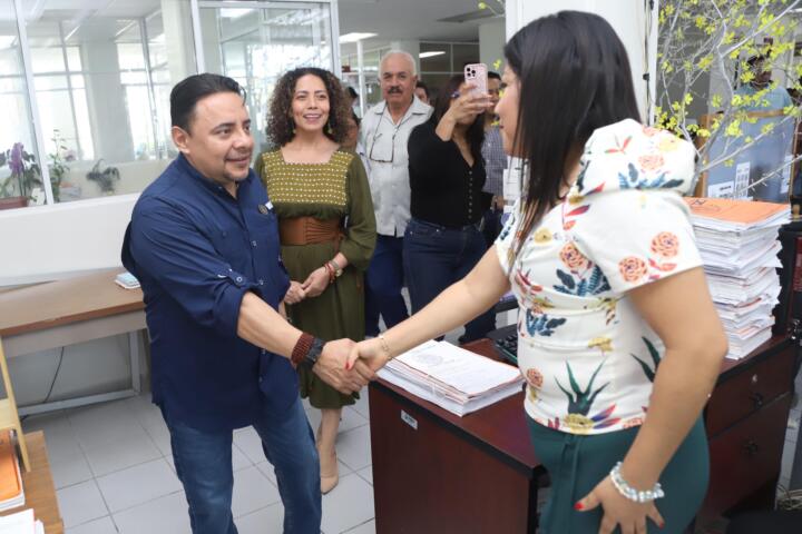 Juan Carlos Moreno Guillén recorre instalaciones del distrito judicial de Comitán