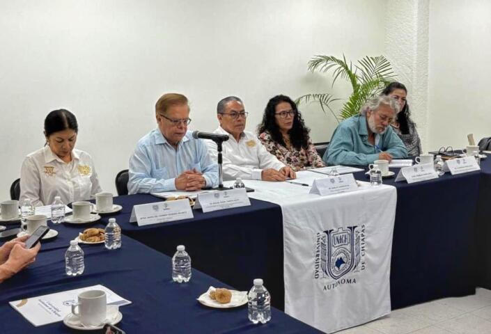 UNICACH fortalece su compromiso con la calidad educativa a través de la evaluación institucional