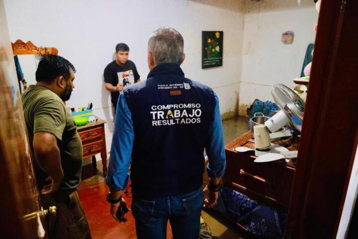 Angel Torres encabeza brigadas de atención en zonas afectadas en Tuxtla