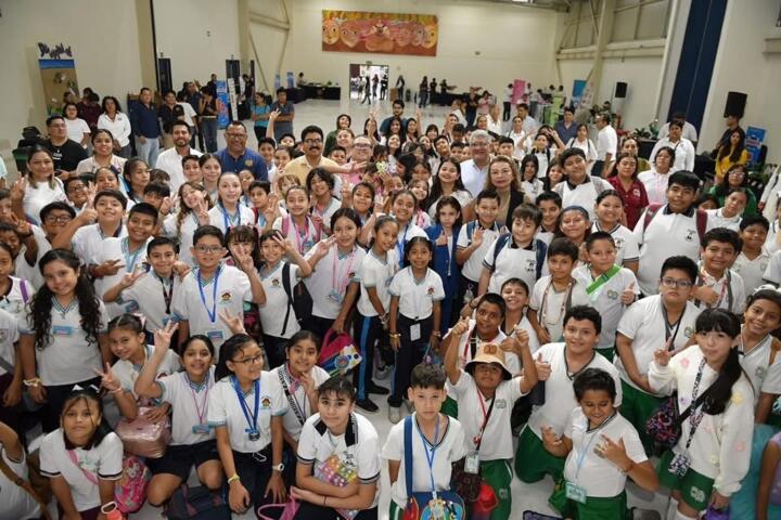 Niñas y Niños de preescolar y primaria participan en la Primera Feria Ambiental Infantil organizado por la UNACH