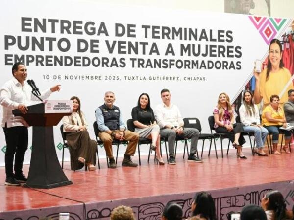 Eduardo Ramírez impulsa el empoderamiento económico de las chiapanecas con herramientas tecnológicas