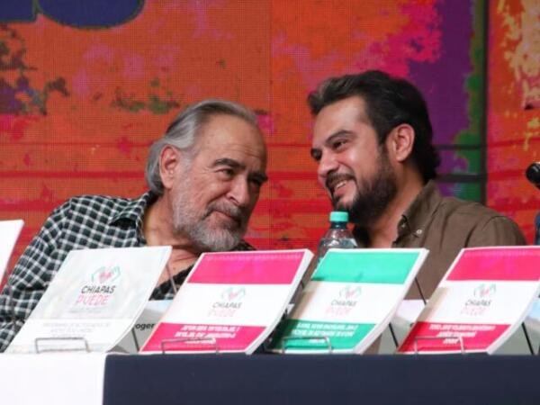 Leer nos hace libres, la revolución silenciosa se potencia con la conciencia crítica: Roger Mandujano