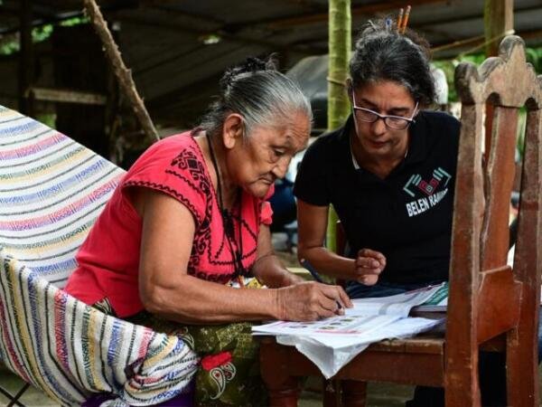 Premio Nobel de la Paz reconoce esfuerzo del Gobierno de Chiapas por alfabetizar a mujeres indígenas