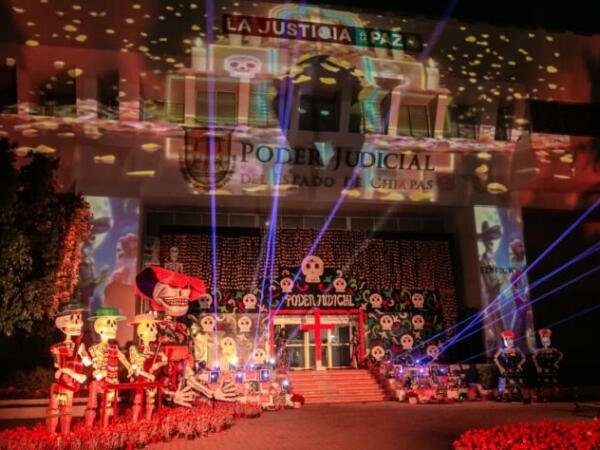 Poder Judicial se ilumina para celebrar nuestras tradiciones