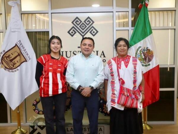 Juan Carlos Moreno Guillén reconoce labor de artesanas en la preservación del patrimonio cultural