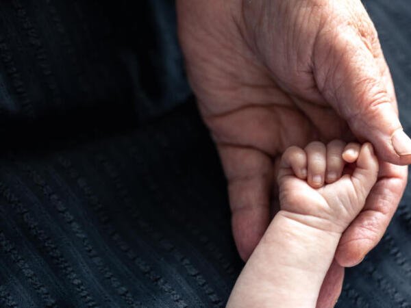 Hijos y nietos mayores de edad podrán reclamar Afore de familiares fallecidos