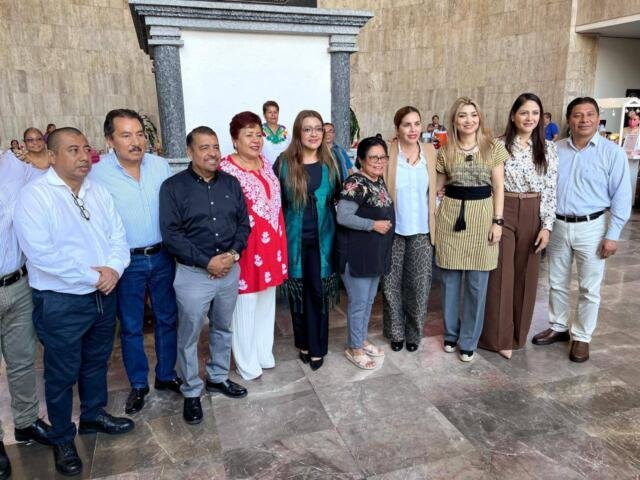 Javier Jiménez reconoce el impulso de las mujeres emprendedoras en la Expoferia Mujer Transformadora