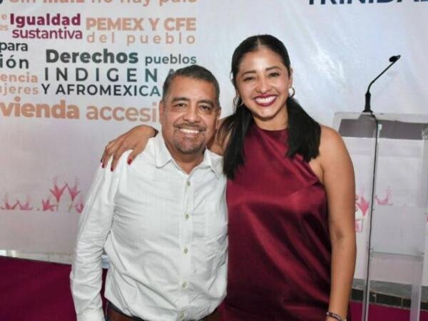 Javier Jiménez reconoce el informe de labores de la diputada Azucena Arreola Trinidad