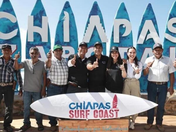 Eduardo Ramírez inaugura el Primer Torneo Internacional de Surf 2025 en Pijijiapan