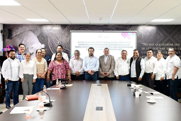 Hacia una educación con conciencia del otro; Educación entrega apoyos a planteles que atienden a estudiantes con discapacidad
