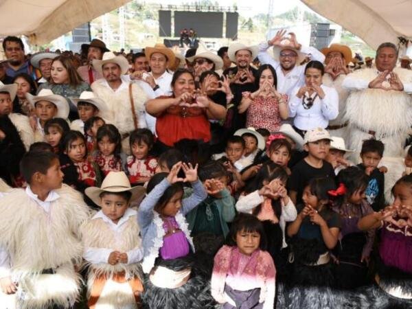 Educación que transforma: Bechijtik 1 obtiene su Clave de Centro de Trabajo después de seis años de espera