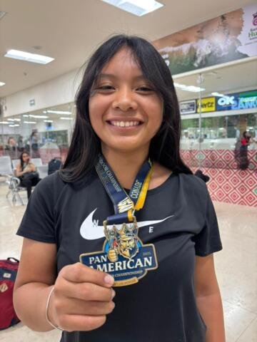 Arqueras chiapanecas en el pódium de honor en el Panamericano Indoor 2025