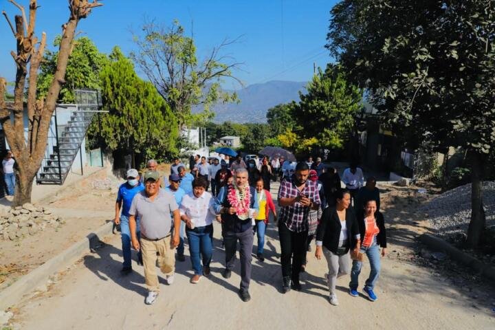 Da banderazo Angel Torres a una obra más en Tuxtla; ahora en colonia Lomas del Oriente