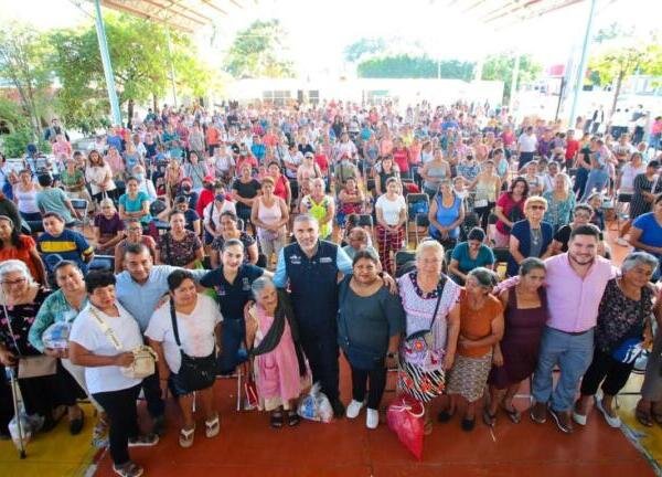 Tux Despensas sigue llegando a más colonias de Tuxtla con Angel Torres