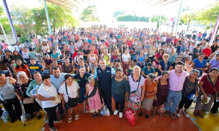 Tux Despensas sigue llegando a más colonias de Tuxtla con Angel Torres