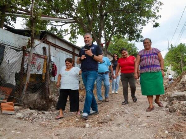 Angel Torres constata avances en obras de infraestructura vial en Tuxtla