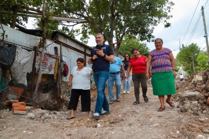 Angel Torres constata avances en obras de infraestructura vial en Tuxtla
