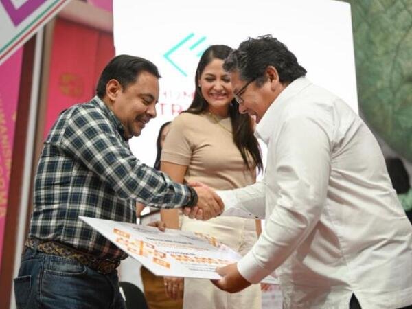 Juan Carlos Moreno Guillén asiste a la entrega del Mérito Estatal de Investigación