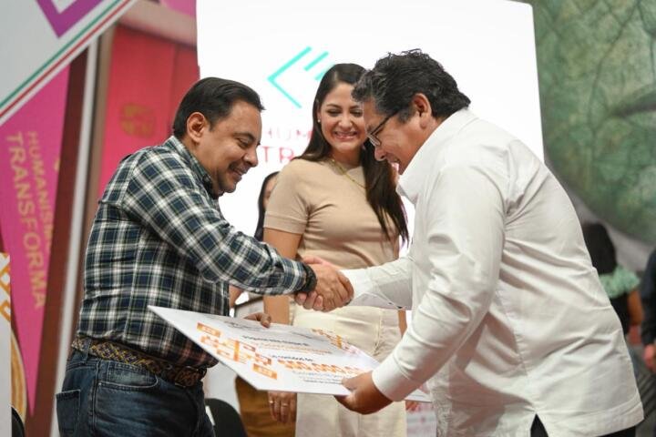 Juan Carlos Moreno Guillén asiste a la entrega del Mérito Estatal de Investigación