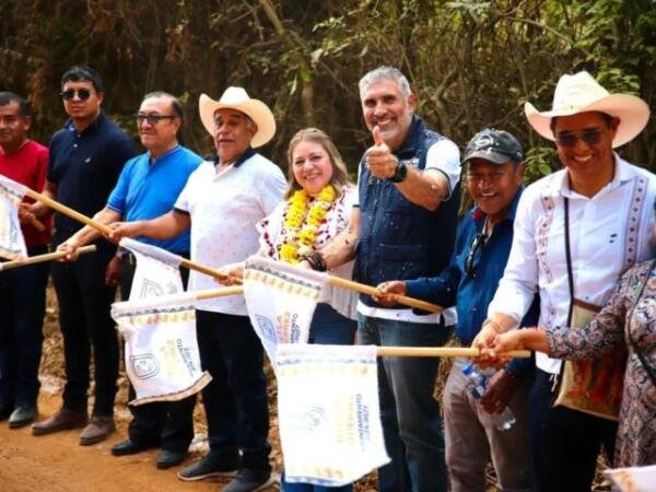 Inicia Angel Torres trabajos de importante vialidad que conectará los ejidos El Jobo y Copoya